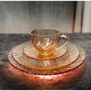 Arcoroc France 1980s Rosaline 16 Pieces Pink Glass Hostess Set Original Box